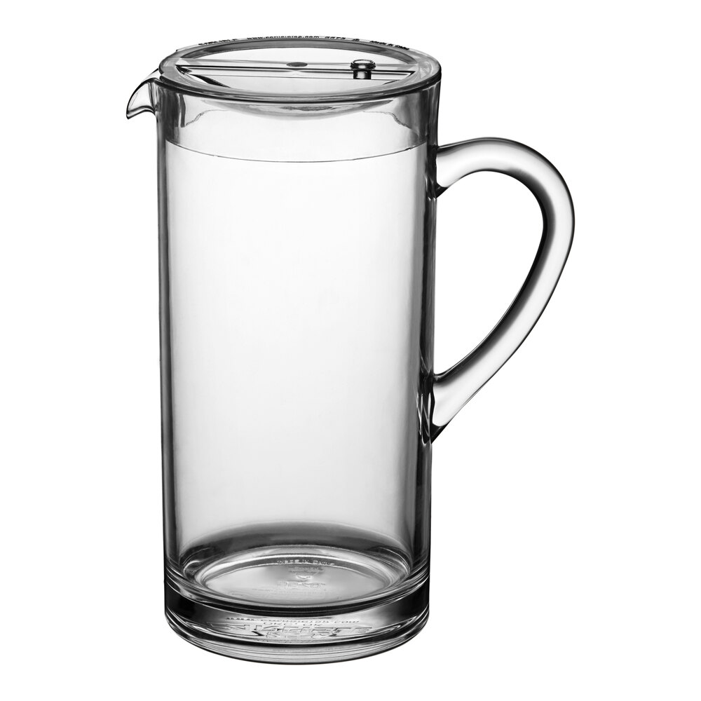 Carlisle Elan 58 oz. Clear Polycarbonate Pitcher with Pour Lip and Lid